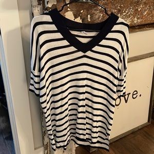 M/L Wishlist Striped navy and white top